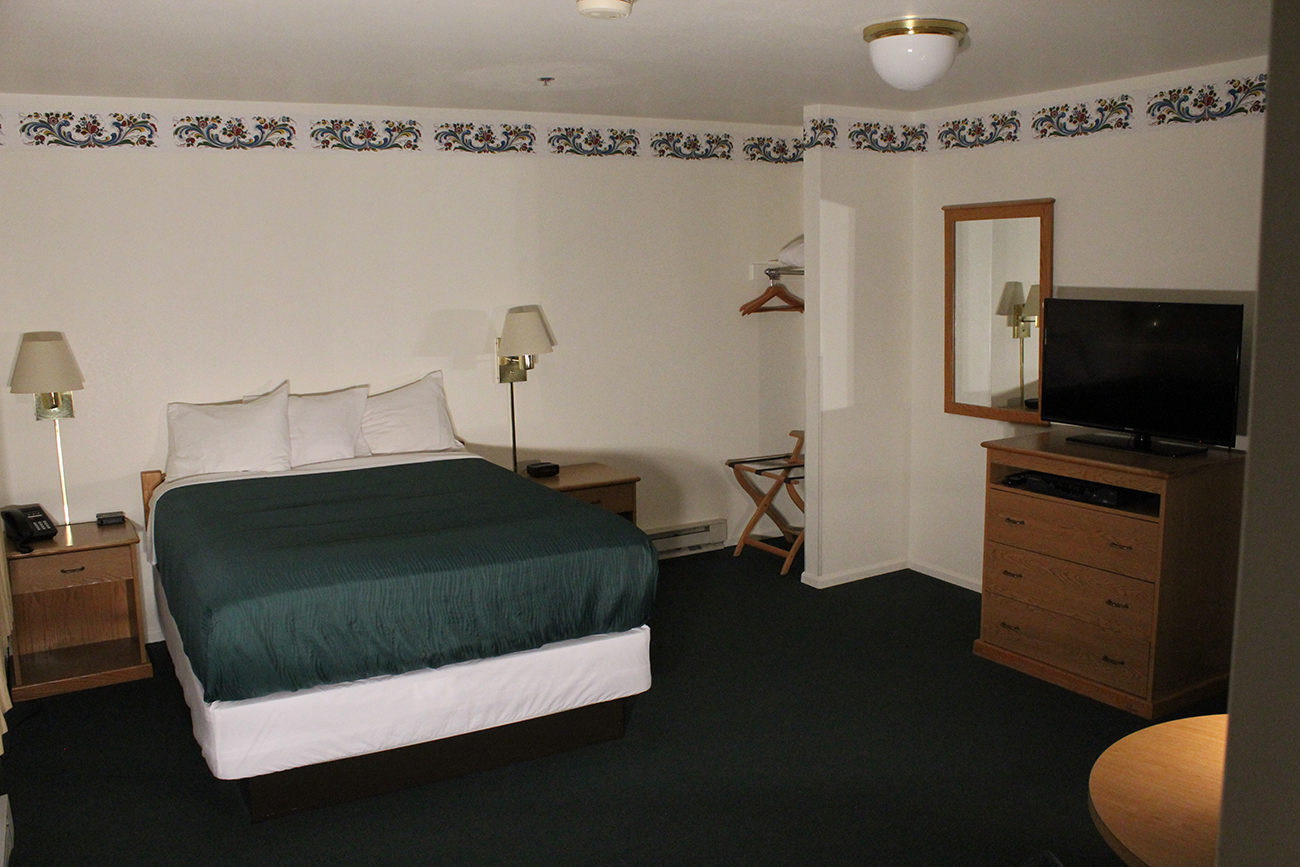 Room with Queen Bed New Orleans Hotel